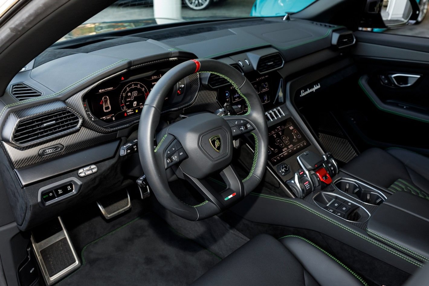 Used 2023 Lamborghini Urus Performante AWD/4WD image 47
