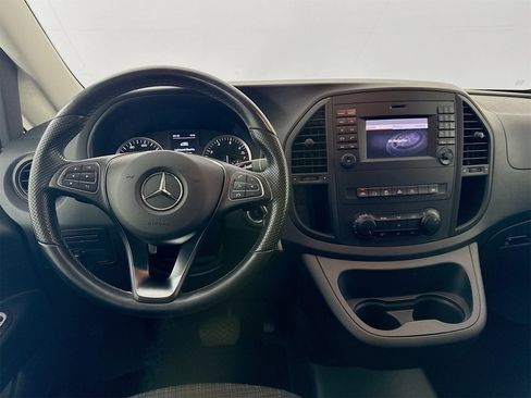 Used 2018 Mercedes-Benz Metris Passenger image 21
