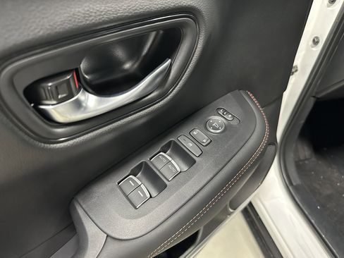 New 2026 Honda HR-V LX image 17