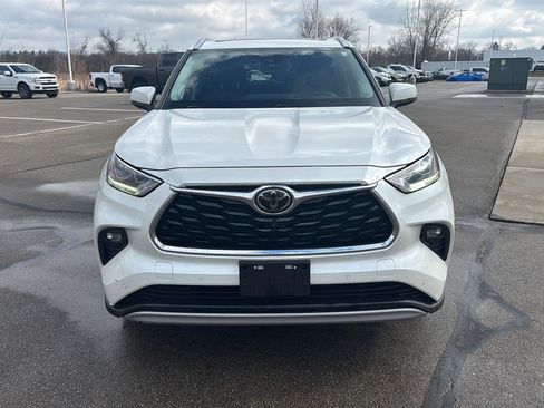 Used 2020 Toyota Highlander Platinum image 10
