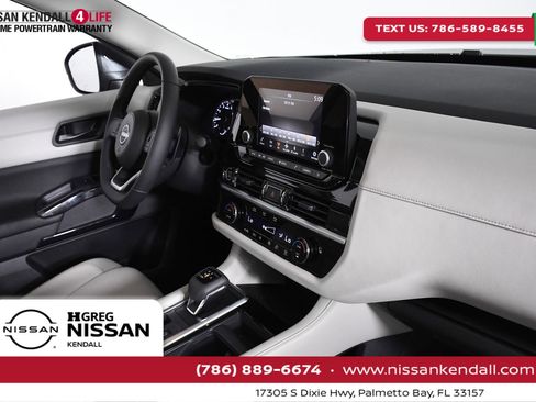 New 2024 Nissan Pathfinder SV w/ SV Premium Package image 30