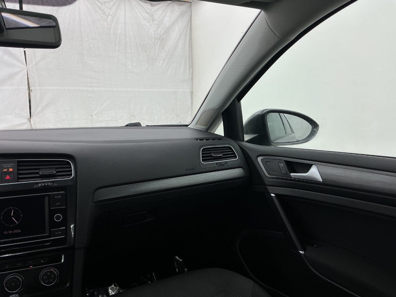 Used 2019 Volkswagen Golf S AWD/4WD image 28
