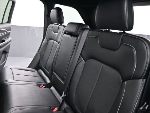 Used 2022 Jeep Grand Cherokee Overland image 15