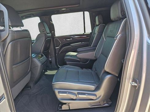 Used 2022 Cadillac Escalade ESV Premium Luxury w/ Performance Package AWD/4WD image 18