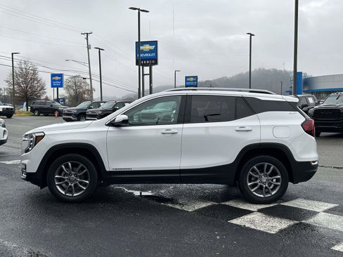 Used 2023 GMC Terrain SLT image 6