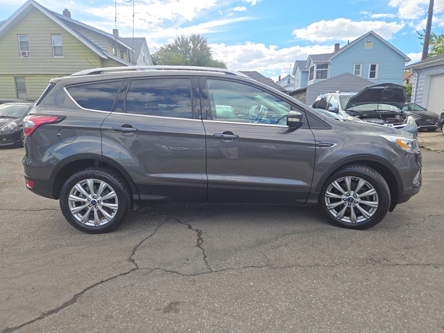 Used 2017 Ford Escape Titanium AWD/4WD image 4