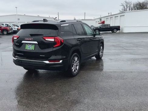 Certified 2024 GMC Terrain SLT image 9