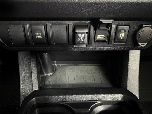 Used 2020 Toyota Tacoma SR5 image 22