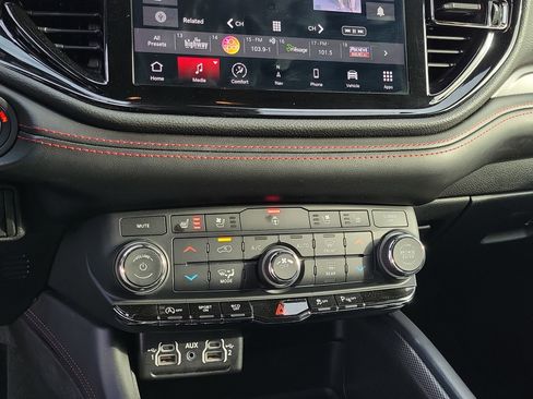 Used 2023 Dodge Durango GT image 27
