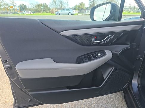 Used 2023 Subaru Outback Premium image 38