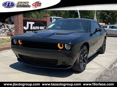 Used 2020 Dodge Challenger SXT w/ Blacktop Package RWD image 3
