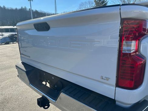 Used 2024 Chevrolet Silverado 2500 LT image 7