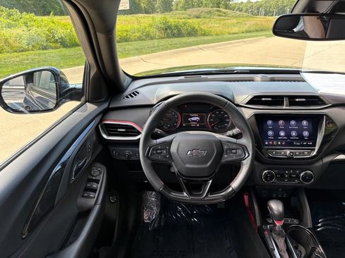 Used 2022 Chevrolet TrailBlazer RS w/ Sun and Liftgate Package AWD/4WD image 47