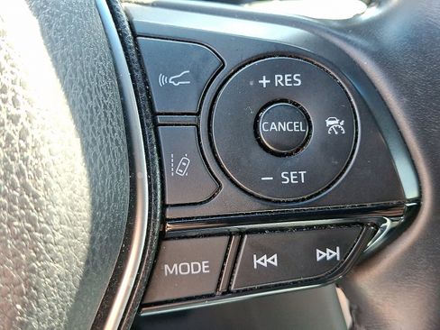 Used 2021 Toyota Venza XLE image 34