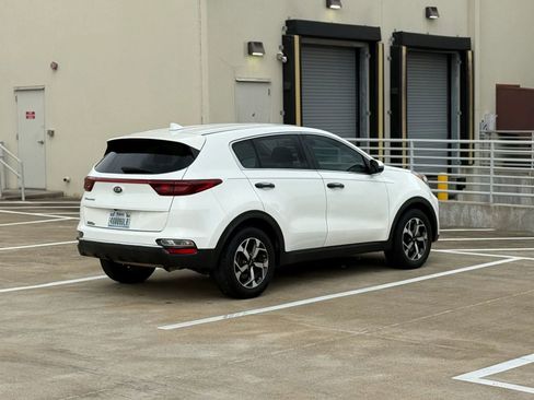 Used 2021 Kia Sportage LX w/ LX Fwd Popular Package image 8