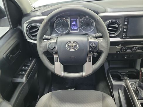 Used 2020 Toyota Tacoma SR5 RWD image 14