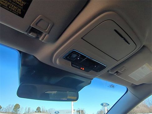 Used 2023 Lincoln Corsair AWD image 28