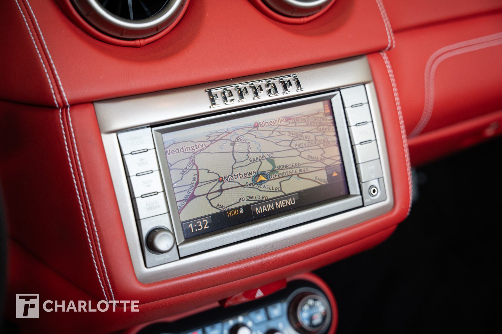 Used 2014 Ferrari California RWD image 28
