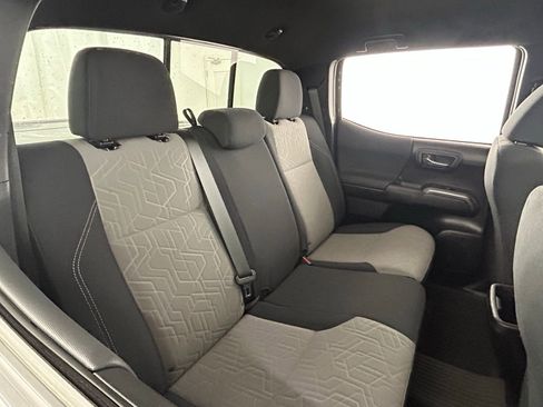 Used 2021 Toyota Tacoma TRD Off-Road w/ Technology Package AWD/4WD image 38