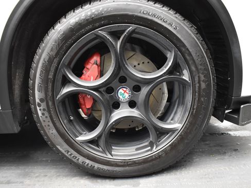 Used 2018 Alfa Romeo Stelvio Sport w/ Quick Order Package 22J Sport AWD/4WD image 20
