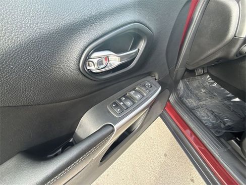 Used 2021 Jeep Cherokee Latitude Lux 80th Anniv w/ Quick Order Package 26U 80TH image 13