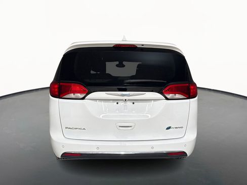 Used 2018 Chrysler Pacifica Touring Plus image 6