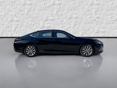 Used 2020 Lexus ES 300h w/ Premium Package FWD image 2