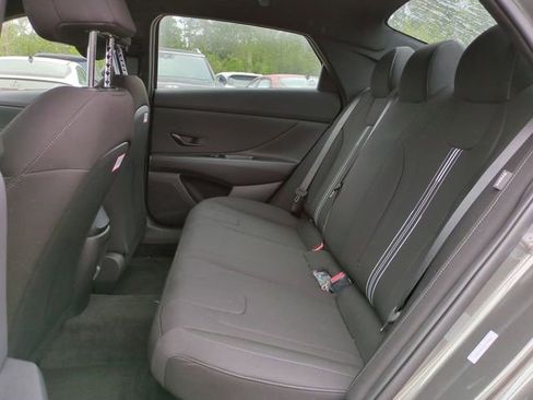 New 2025 Hyundai Elantra SEL FWD image 13