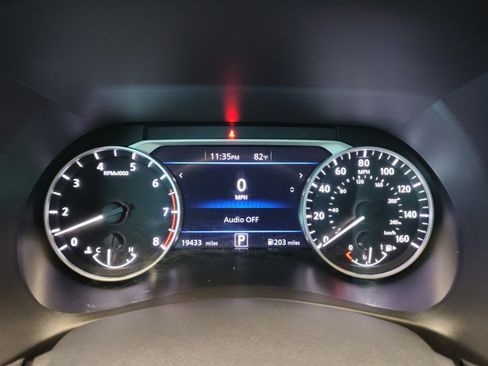 Used 2024 Nissan Sentra SV FWD image 19