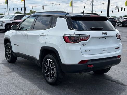 Used 2025 Jeep Compass Trailhawk AWD/4WD image 6