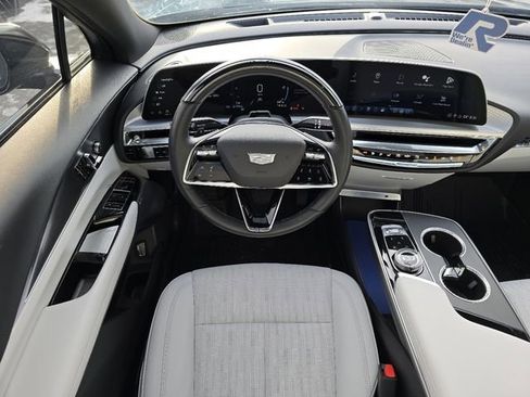Used 2024 Cadillac Lyriq Sport image 25