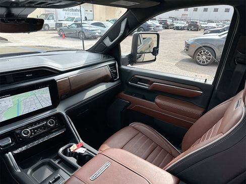 Used 2024 GMC Sierra 3500 Denali Ultimate image 29