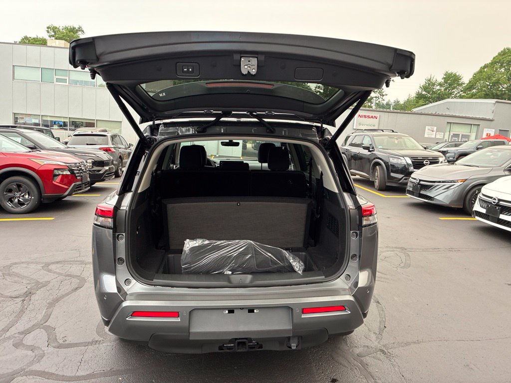 New 2026 Nissan Pathfinder SL w/ SL Premium Package (P04) AWD/4WD image 13