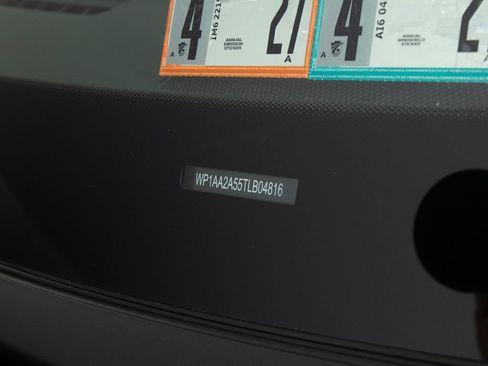 Certified 2026 Porsche Macan AWD/4WD image 45