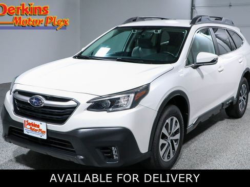 Used 2022 Subaru Outback Premium AWD/4WD image 1