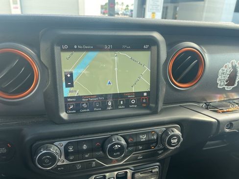 Used 2020 Jeep Gladiator Mojave image 16
