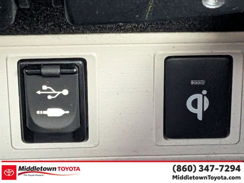 Certified 2017 Toyota Avalon XLE Premium image 27