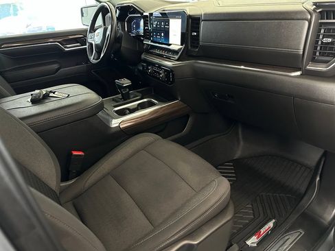 Used 2023 Chevrolet Silverado 1500 LT AWD/4WD image 16
