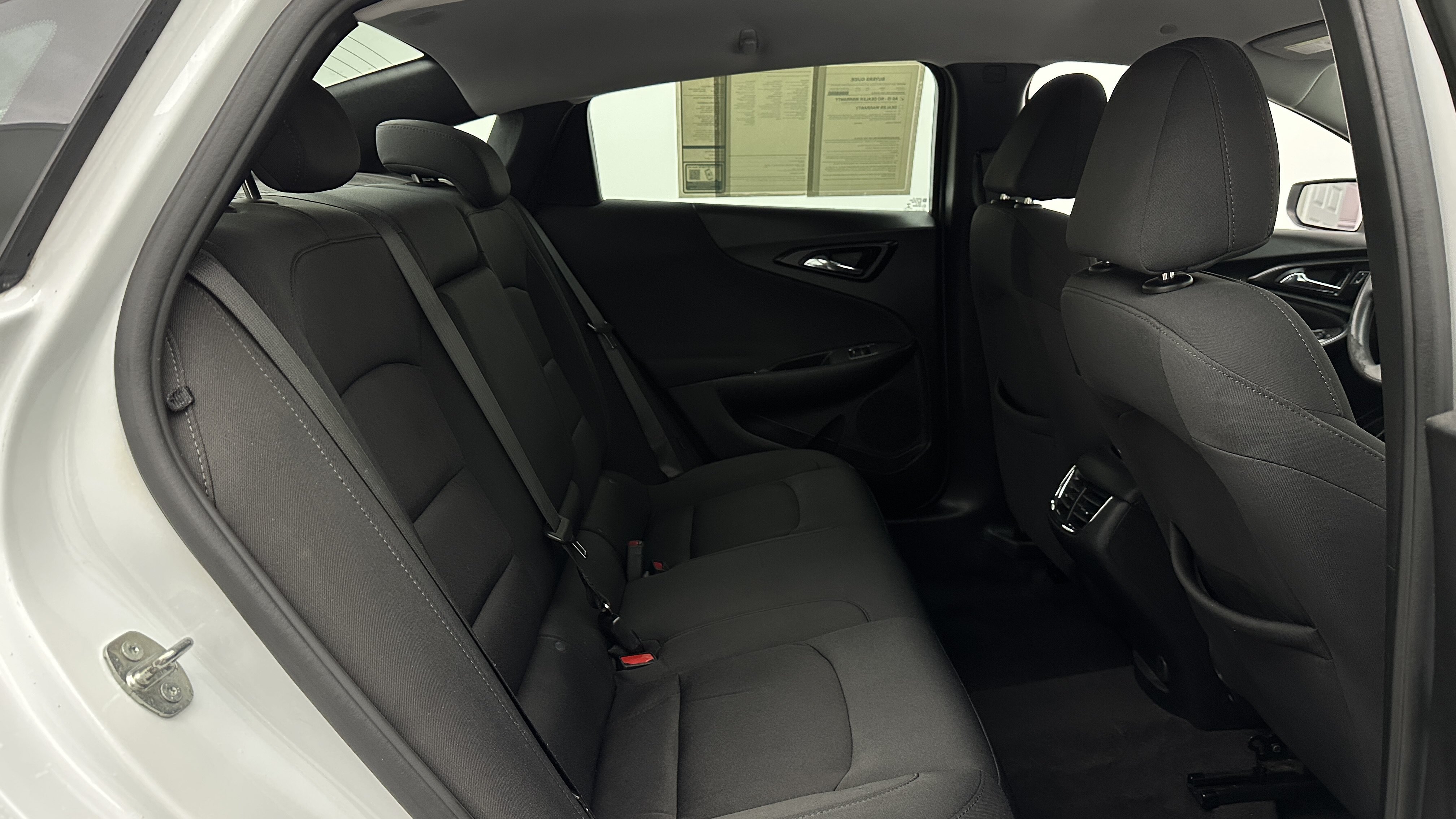 Used 2021 Chevrolet Malibu LT FWD image 34