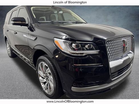 Used 2024 Lincoln Navigator Reserve AWD/4WD image 10