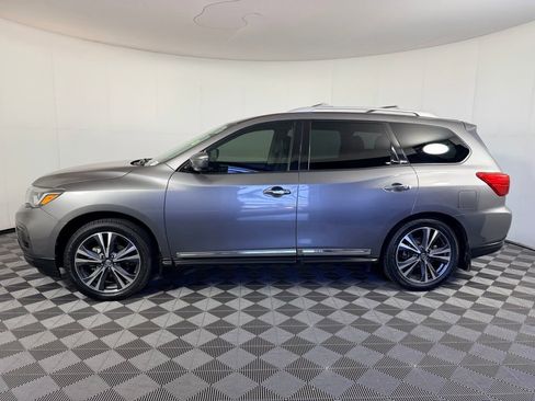 Used 2020 Nissan Pathfinder Platinum image 9