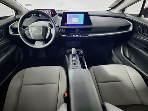 Used 2024 Toyota Prius LE FWD image 28