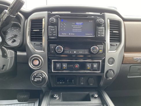 Used 2018 Nissan Titan Platinum Reserve image 23