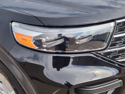 Used 2022 Ford Explorer XLT image 9