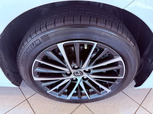 Certified 2024 Lexus ES 350 w/ Premium Package FWD image 15