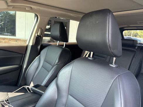 Used 2023 Nissan Rogue SV w/ SV Premium B Package FWD image 3