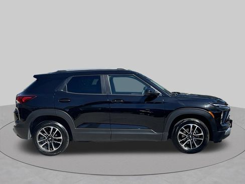 Used 2025 Chevrolet TrailBlazer LT FWD image 6