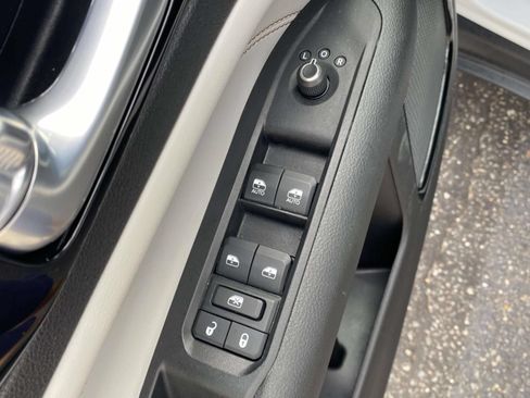 Used 2022 Jeep Compass Limited AWD/4WD image 17