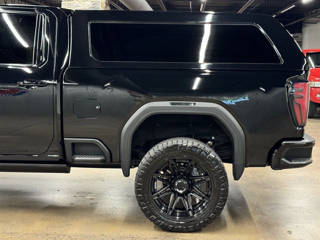 Used 2024 GMC Sierra 2500 AT4 w/ AT4 Premium Plus Package AWD/4WD image 8