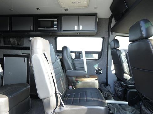 Used 2015 Mercedes-Benz Sprinter 2500 image 29